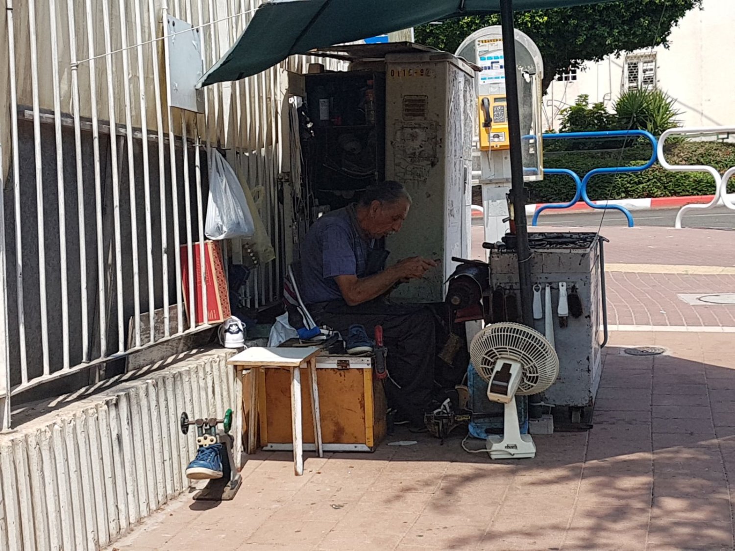 בוריס מרובע א' בירידה לרחוב ההגנה