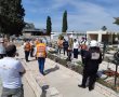 מתנדבי איחוד הצלה במחווה מרגשת למשפחות שכולות בבית העלמין הצבאי באשדוד (וידאו)