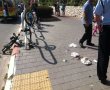 רוכב אופניים חשמליים החליק ברחוב סטרומה בעיר