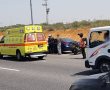 רוכב אופנוע נפגע במחלף אשדוד- בני גנץ שעבר במקום הגיש סיוע (וידאו)